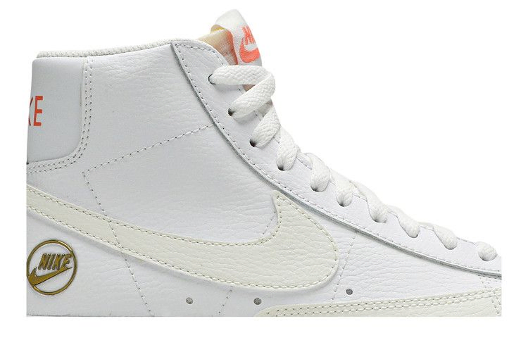 Кроссовки Nike Wmns Blazer Mid '77 Vintage 'Gold Emblem'