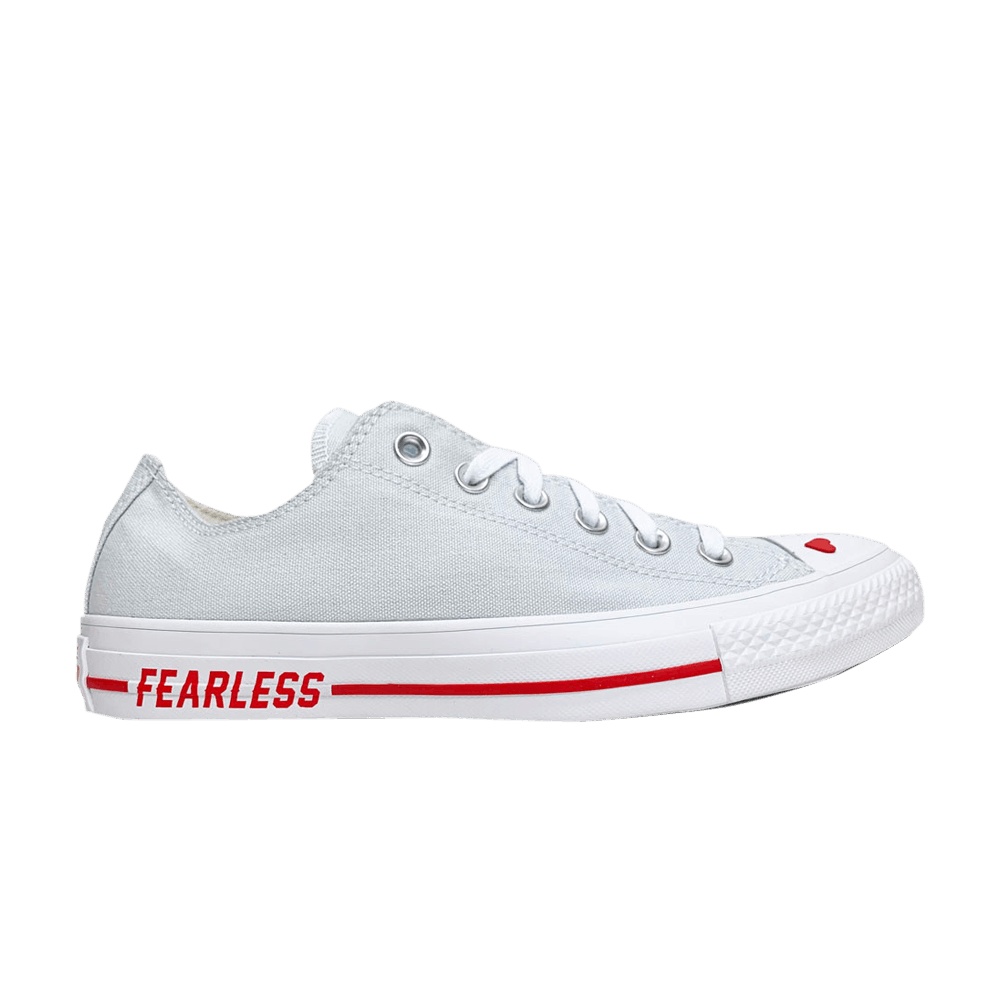 wmns-chuck-taylor-all-star-low-love-fearlessly-567157f