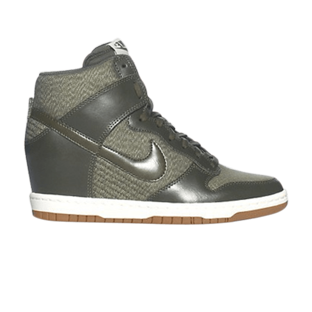 wmns-dunk-sky-hi-essential-644877-301