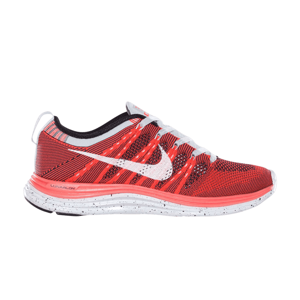 wmns-flyknit-one-bright-crimson-obsidian-554888-611