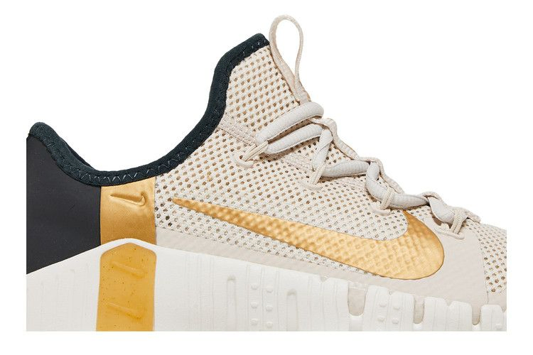 Кроссовки Nike Wmns Free Metcon 3 'Light Orewood Brown'