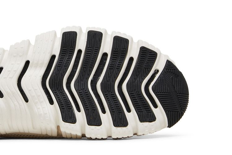 Кроссовки Nike Wmns Free Metcon 3 'Light Orewood Brown'