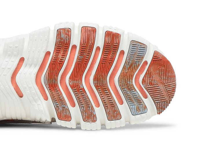 Кроссовки Nike Wmns Free Metcon 4 'Desert Sand Crimson Bliss'