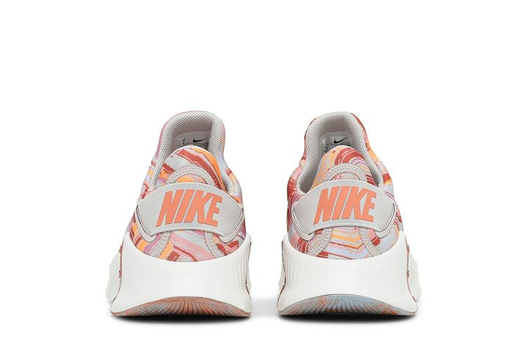 Кроссовки Nike Wmns Free Metcon 4 'Desert Sand Crimson Bliss'