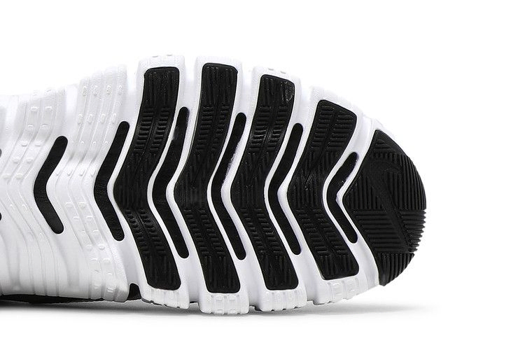 Кроссовки Nike Wmns Free Metcon 4 'White Black'