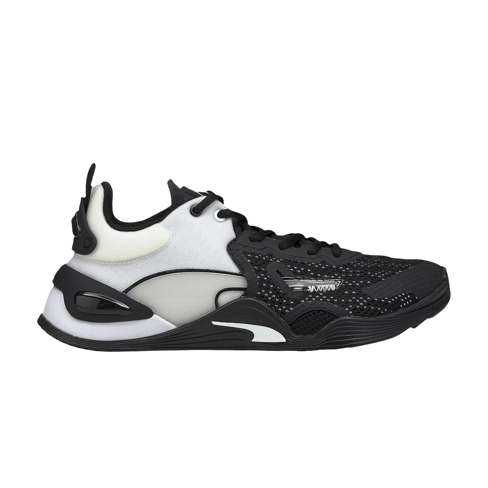 wmns-fuse-black-white-194424-04