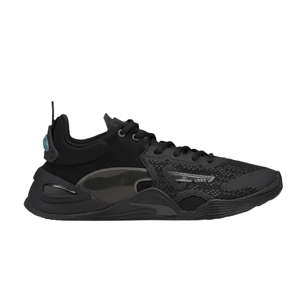 wmns-fuse-triple-black-194424-01