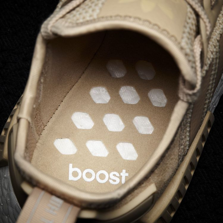 Кроссовки adidas Wmns NMD_R1 'Pale Nude'