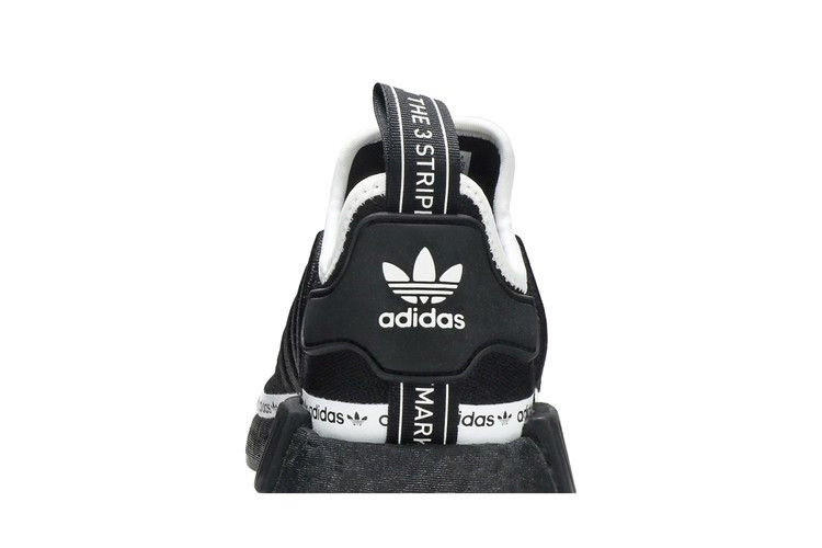 Кроссовки adidas Wmns NMD_R1 'Black Tape Logo'
