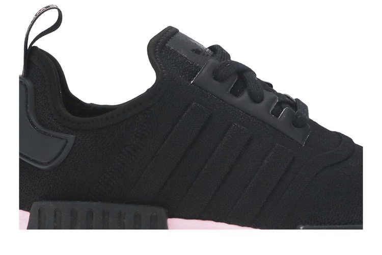 Кроссовки adidas Wmns NMD_R1 'Black True Pink'