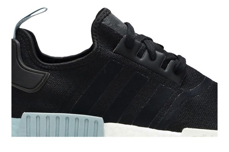 Кроссовки adidas Wmns NMD_R1 'Black Ash Grey'