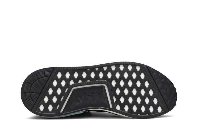 Кроссовки adidas Wmns NMD_R1 'Black Ash Grey'