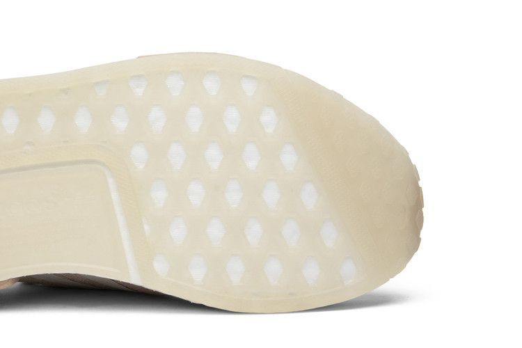 Кроссовки adidas Wmns NMD_R1 'Chalk Pearl'