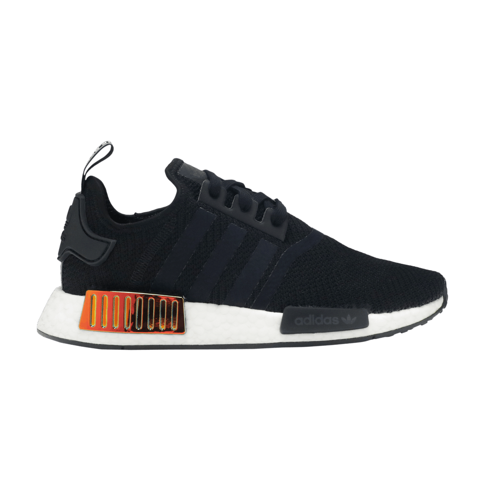 wmns-nmd_r1-metallic-plugs-core-black-ee5172