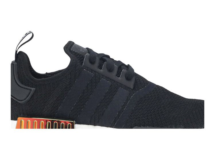 Кроссовки adidas Wmns NMD_R1 'Metallic Plugs - Core Black'