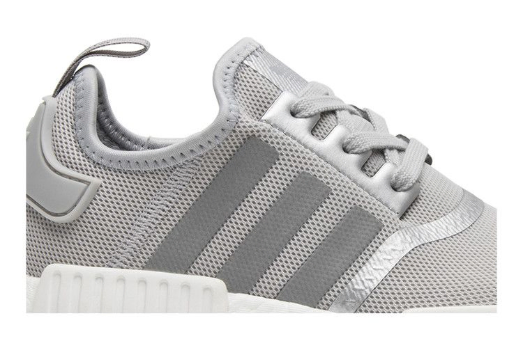 Кроссовки adidas Wmns NMD_R1 'Matte Silver'
