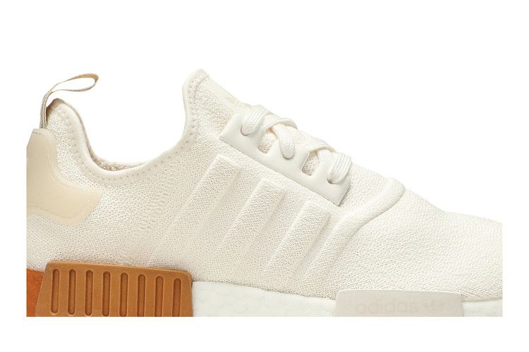 Кроссовки adidas Wmns NMD_R1 'White Copper'