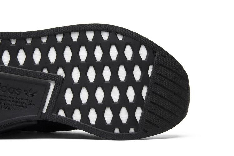 Кроссовки adidas Wmns NMD_R2 Primeknit 'Triple Black'