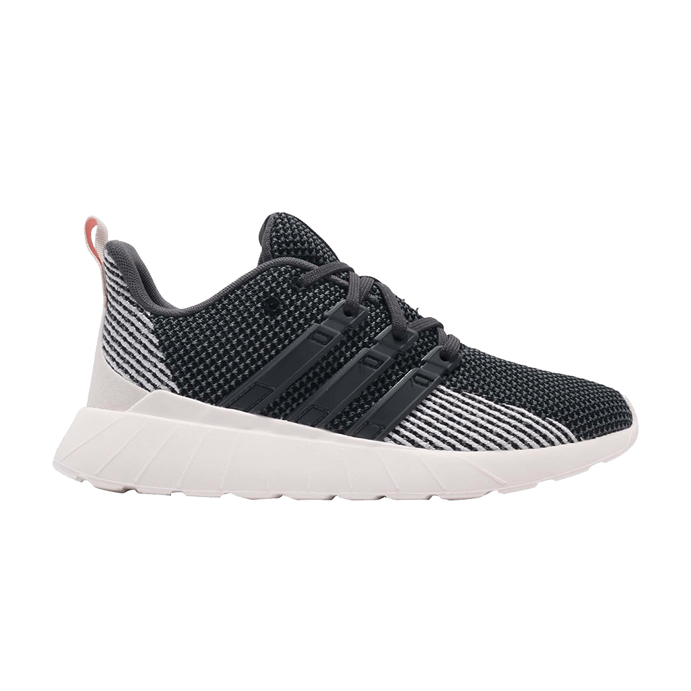 wmns-questar-flow-grey-f36308