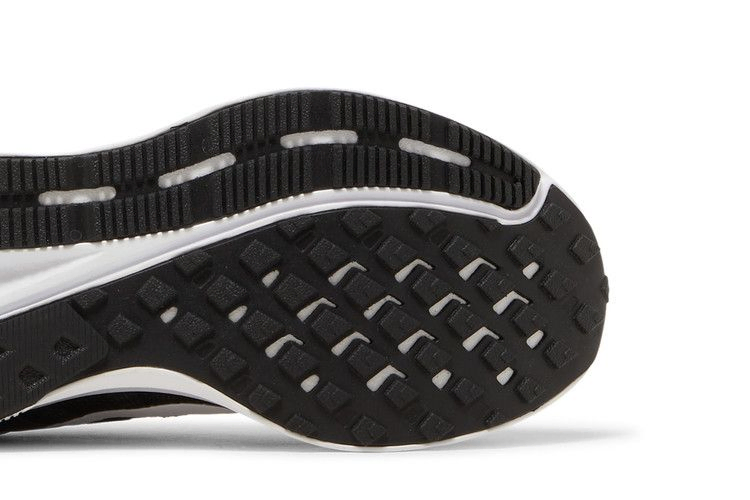 Кроссовки Nike Wmns Run Swift 2 'Black White'