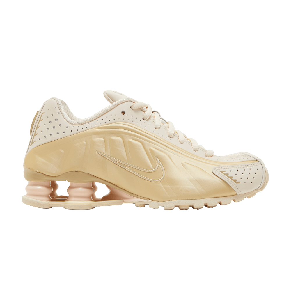 wmns-shox-r4-guava-gold-ar3565-800