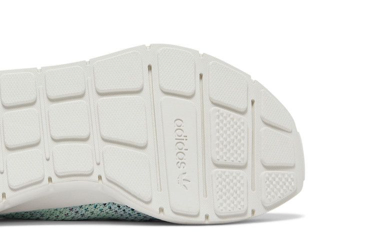 Кроссовки adidas Wmns Swift Run Primeknit 'Ice Blue'