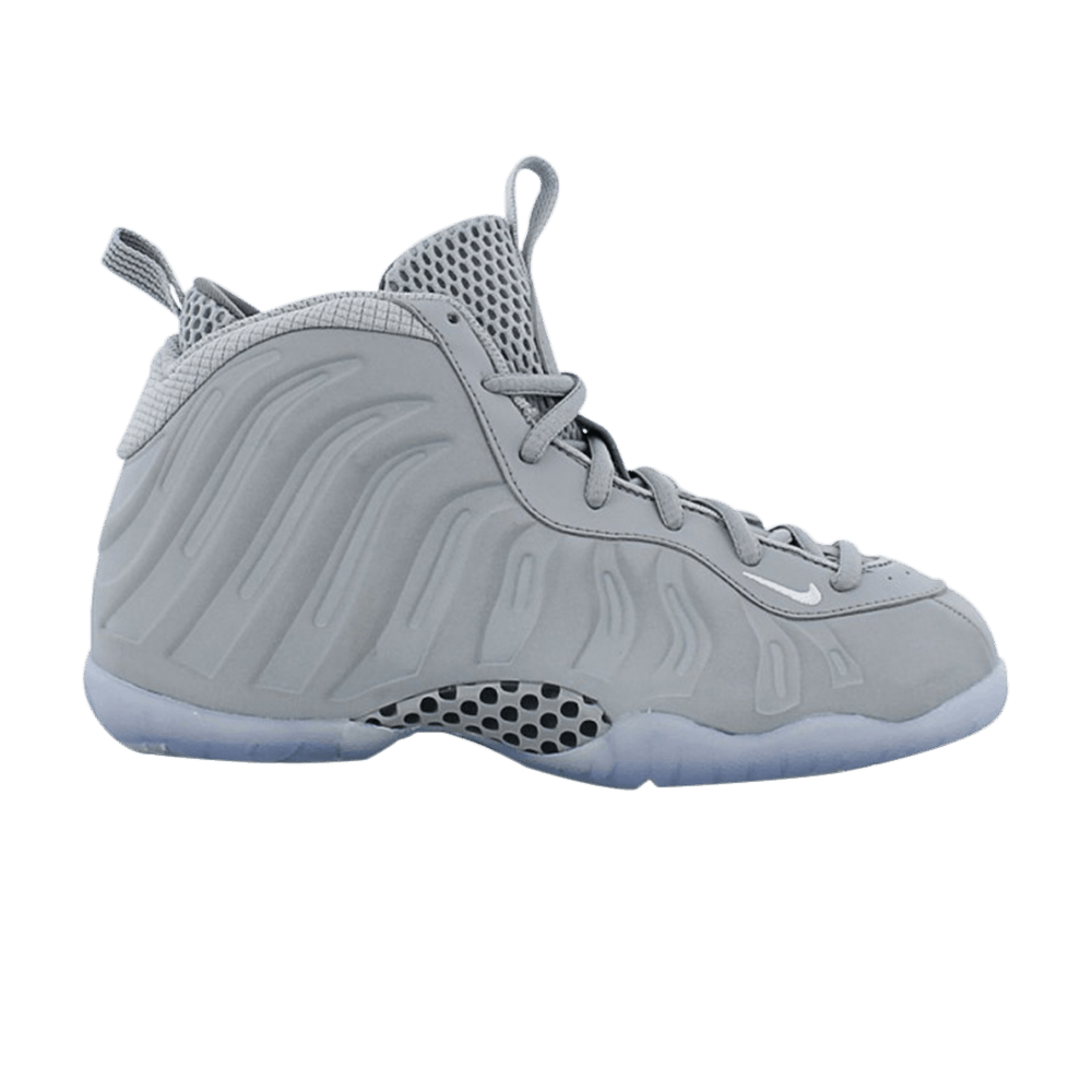 wolf-grey-little-posite