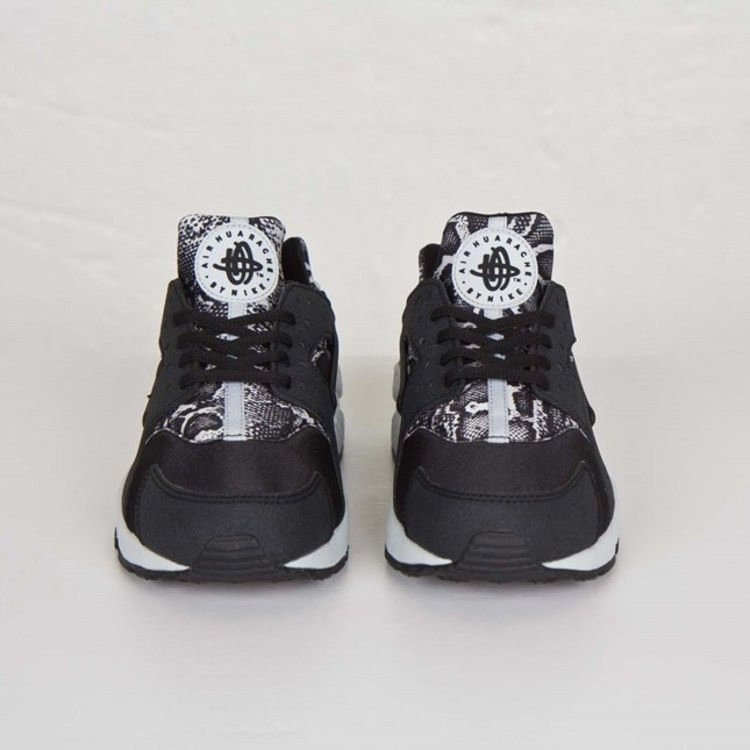Кроссовки Nike Wmns Air Huarache Run Print 'Black Pure Platinum'