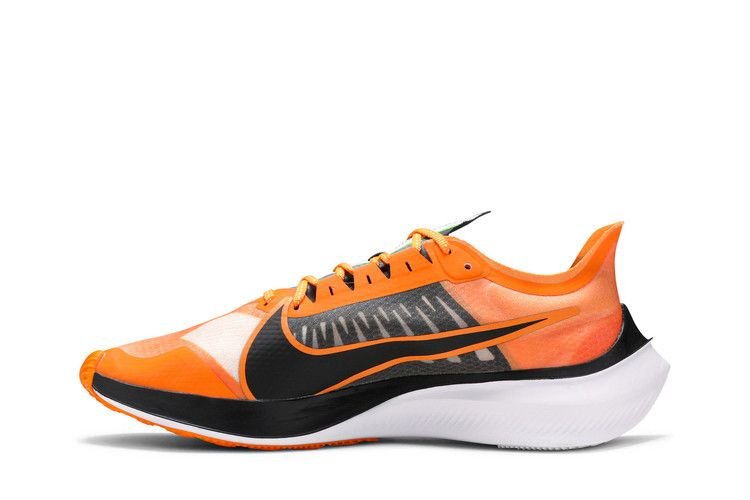 Кроссовки Nike Zoom Gravity 'Kumquat'