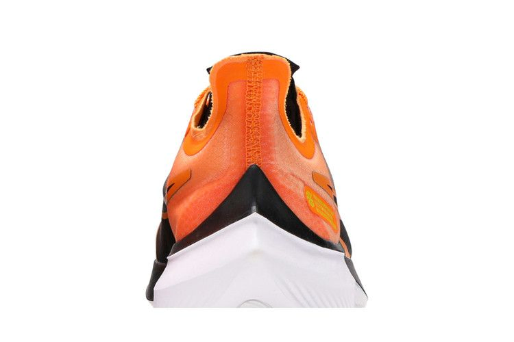 Кроссовки Nike Zoom Gravity 'Kumquat'