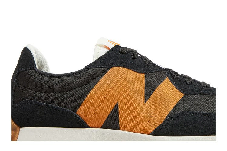 Кроссовки New Balance 327 'Black Orange'