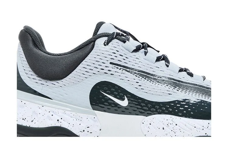 Кроссовки Nike Alpha Huarache Elite 4 Low 'Wolf Grey Dark Smoke Grey'