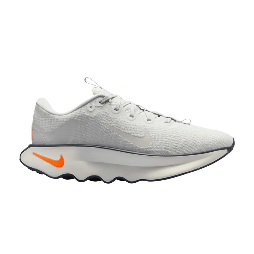 Кроссовки Nike Motiva 'Sail Orange'