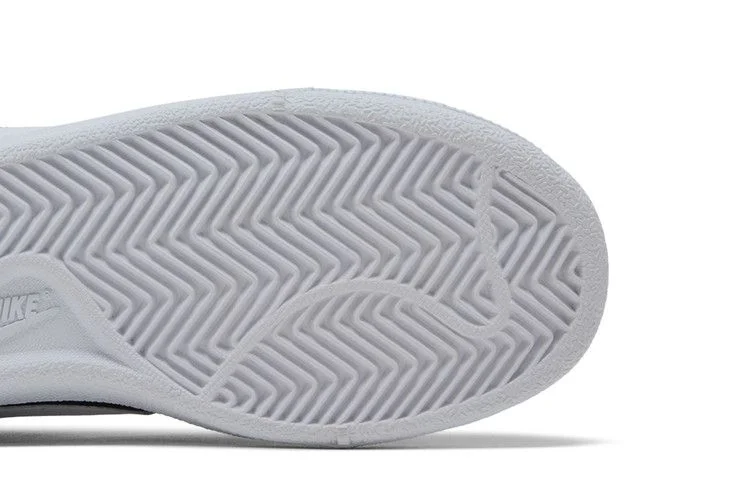 Кроссовки Nike Wmns Court Royale 'Black White'