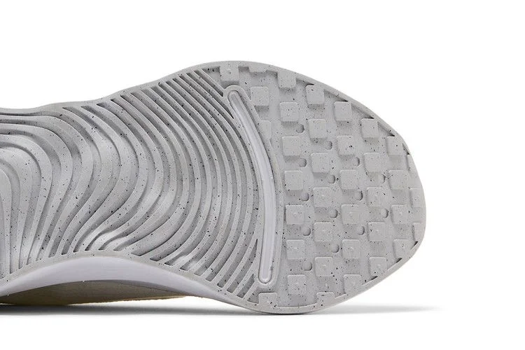 Кроссовки Nike Wmns Motiva 'Summit White Metallic Silver'