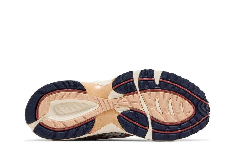 Krossovki-Sneakersnstuff-x-ASICS-Wmns-Gel-1090-Pure-Silver-Salmon-3