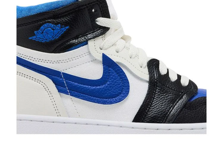 Krossovki-Wmns-Air-Jordan-1-High-Method-of-Make-Royal-Toe-1