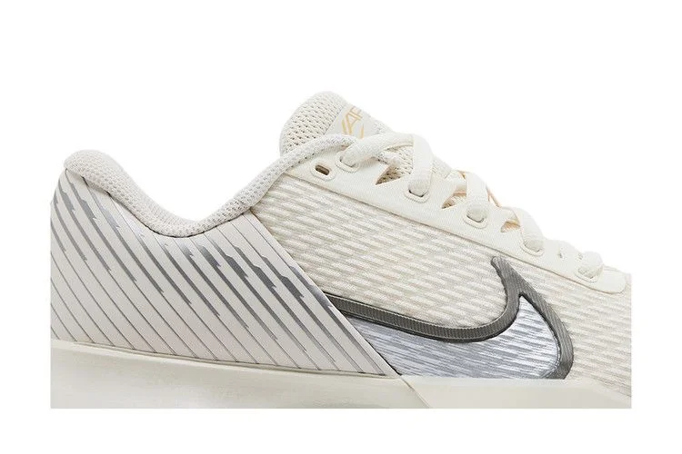 Кроссовки Wmns NikeCourt Air Zoom Vapor Pro 2 Premium HC 'Gold Flair Pack'