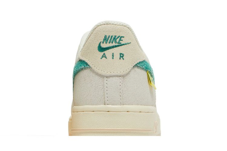 Кроссовки Nike Air Force 1 '07 LV8 GS 'Test of Time'