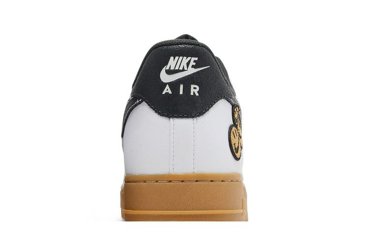 Кроссовки Nike Air Force 1 LV8 'Go The Extra Smile'