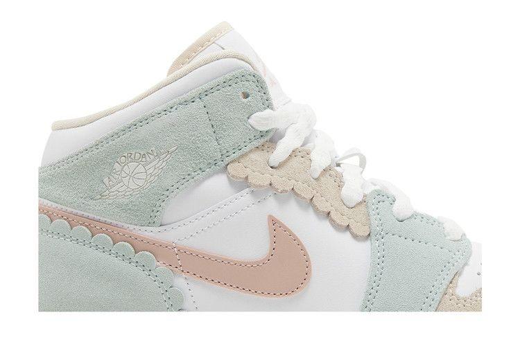 Кроссовки Air Jordan 1 Mid SE GS 'Scalloped Edge'