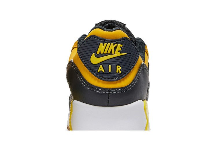 Кроссовки Nike Air Max 90 SE 'Go The Extra Smile'