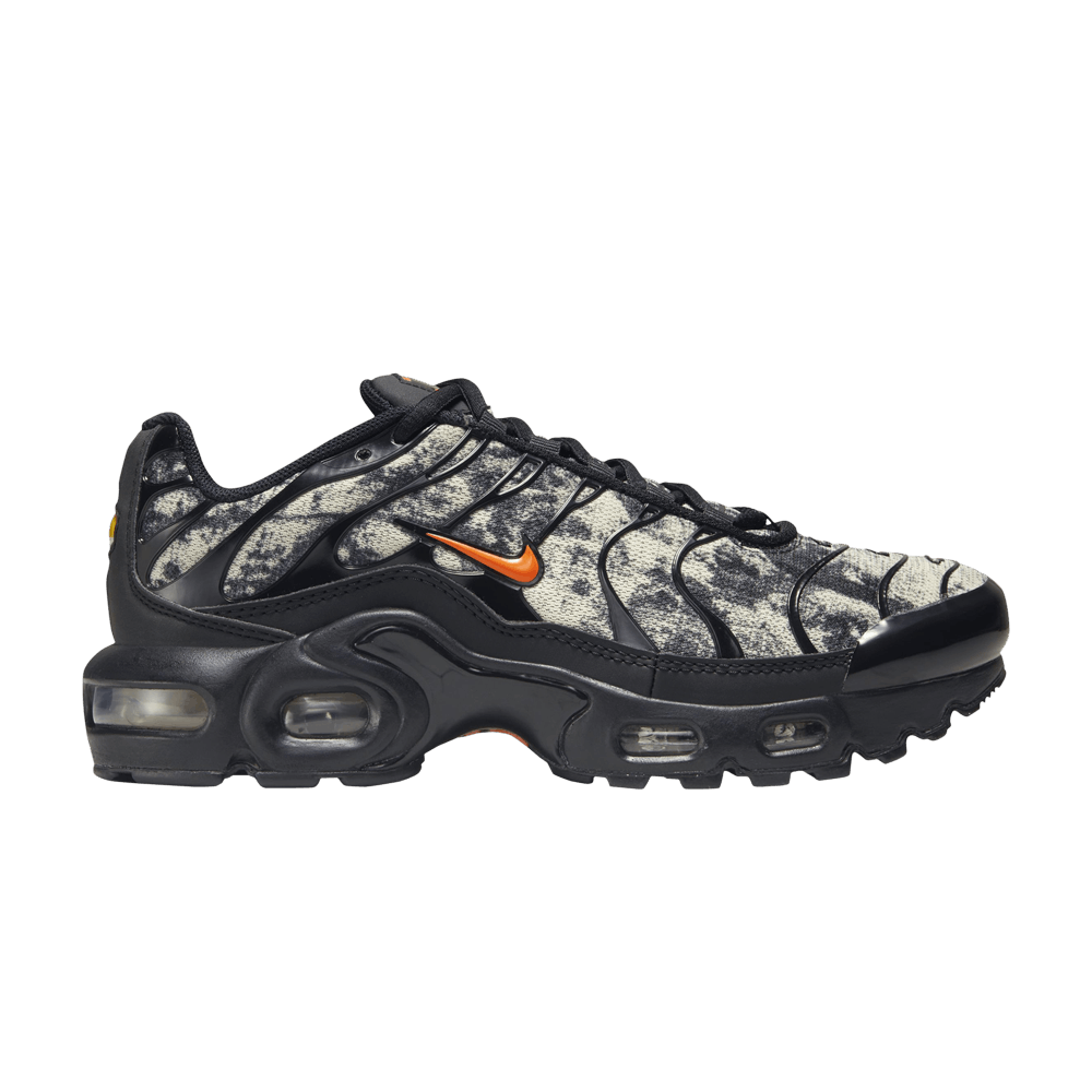 air-max-plus-gs-black-orange-camo-fv6915-001