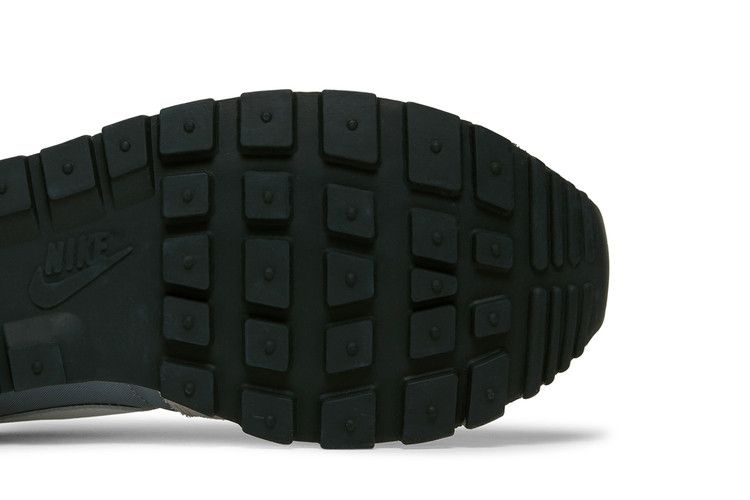 Кроссовки Nike Air Pegasus 83 'Grey Fog'