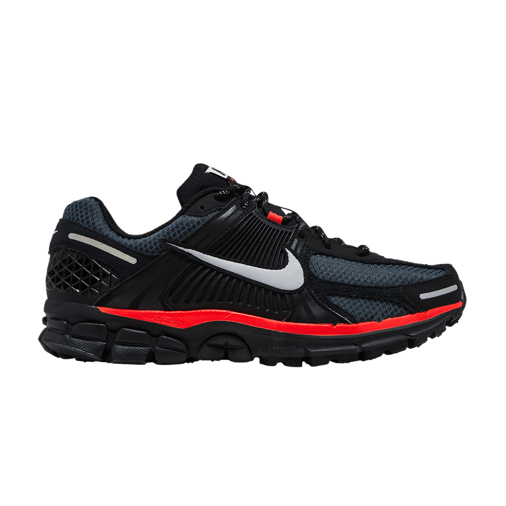 air-zoom-vomero-5-black-metallic-university-red-hv2527-002