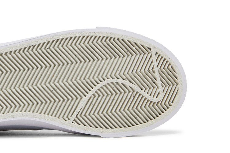 Кроссовки Nike Blazer Mid '77 GS 'Platinum Grape Metallic Silver'