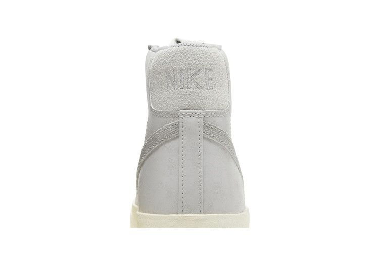 Кроссовки Nike Blazer Mid '77 Premium 'Certified Fresh - Grey Fog'