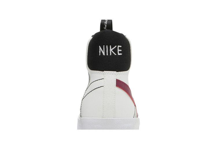 Кроссовки Nike Blazer Mid '77 SE GS 'White Rush Maroon'
