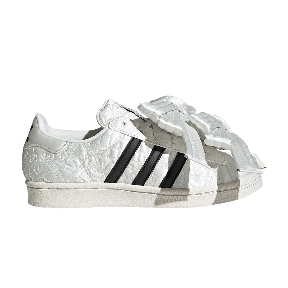 caroline-hu-x-wmns-superstar-white-black-jr7977