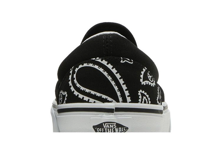 Кроссовки Vans Classic Slip-On 'Peace Paisley - Black'